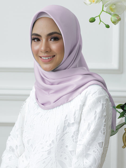 DAMIA SQUARE IN LILAC HINT