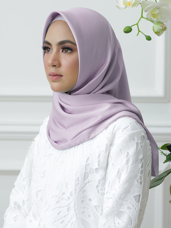DAMIA SQUARE IN LILAC HINT
